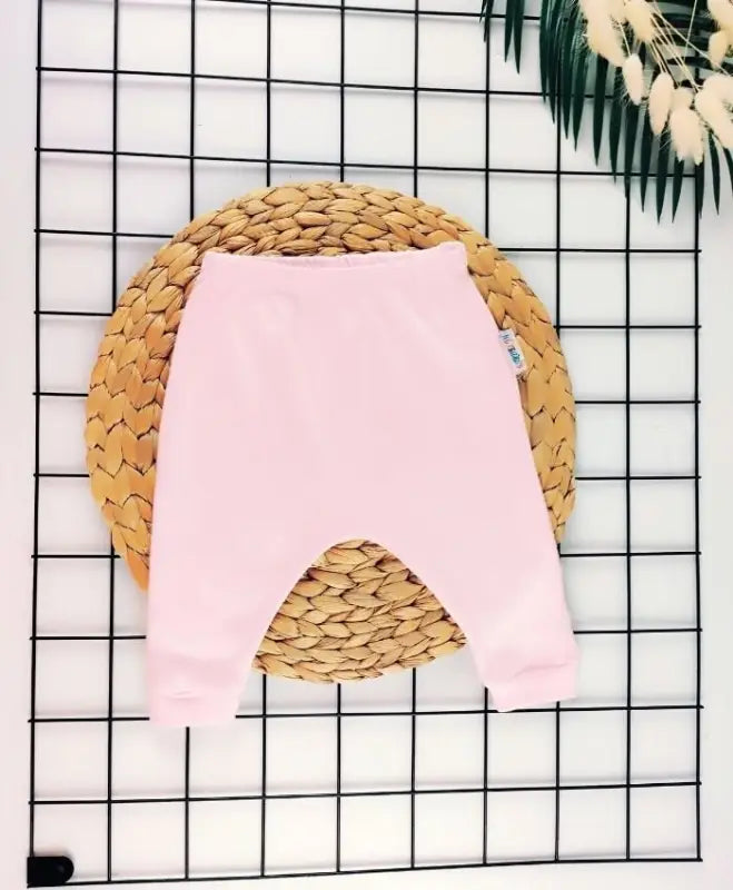 Pembe bebek pantolonu.