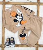Çocuk Mickey Mouse basketbol eşofman takımı.