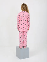 Pembe puantiyeli pijama.