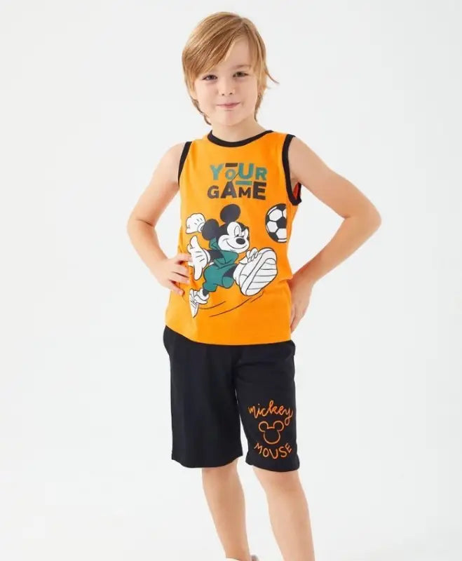 Erkek çocuk Mickey Mouse atlet ve şort takımı.
